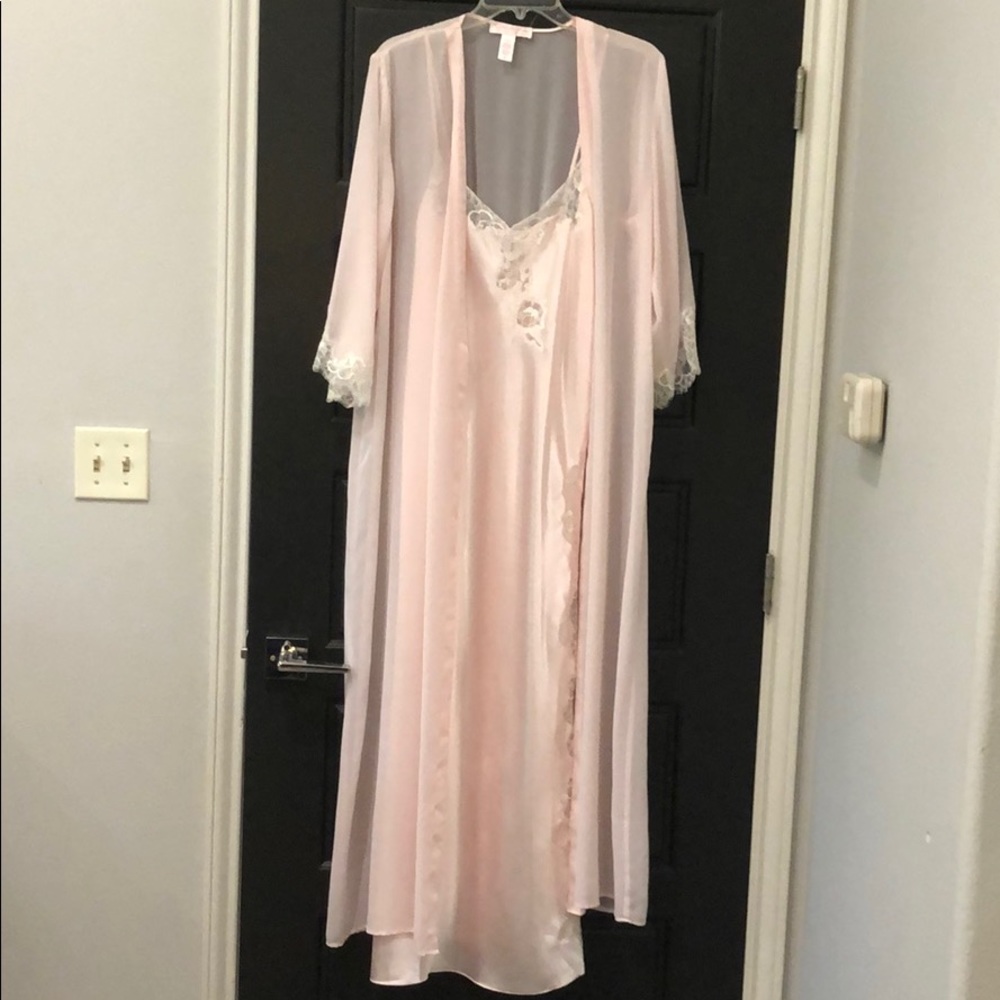 Oscar de la Renta camisole/robe set